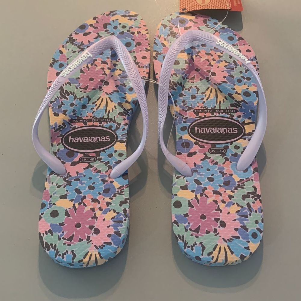 Havaianas Lavender Flip Flops Size 9  NWT